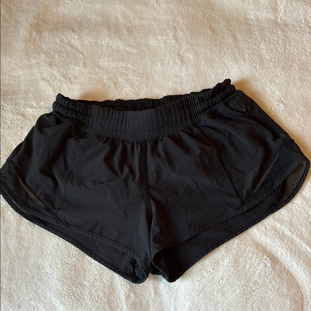 Lululemon black Hotty hot shorts 2.5 inch